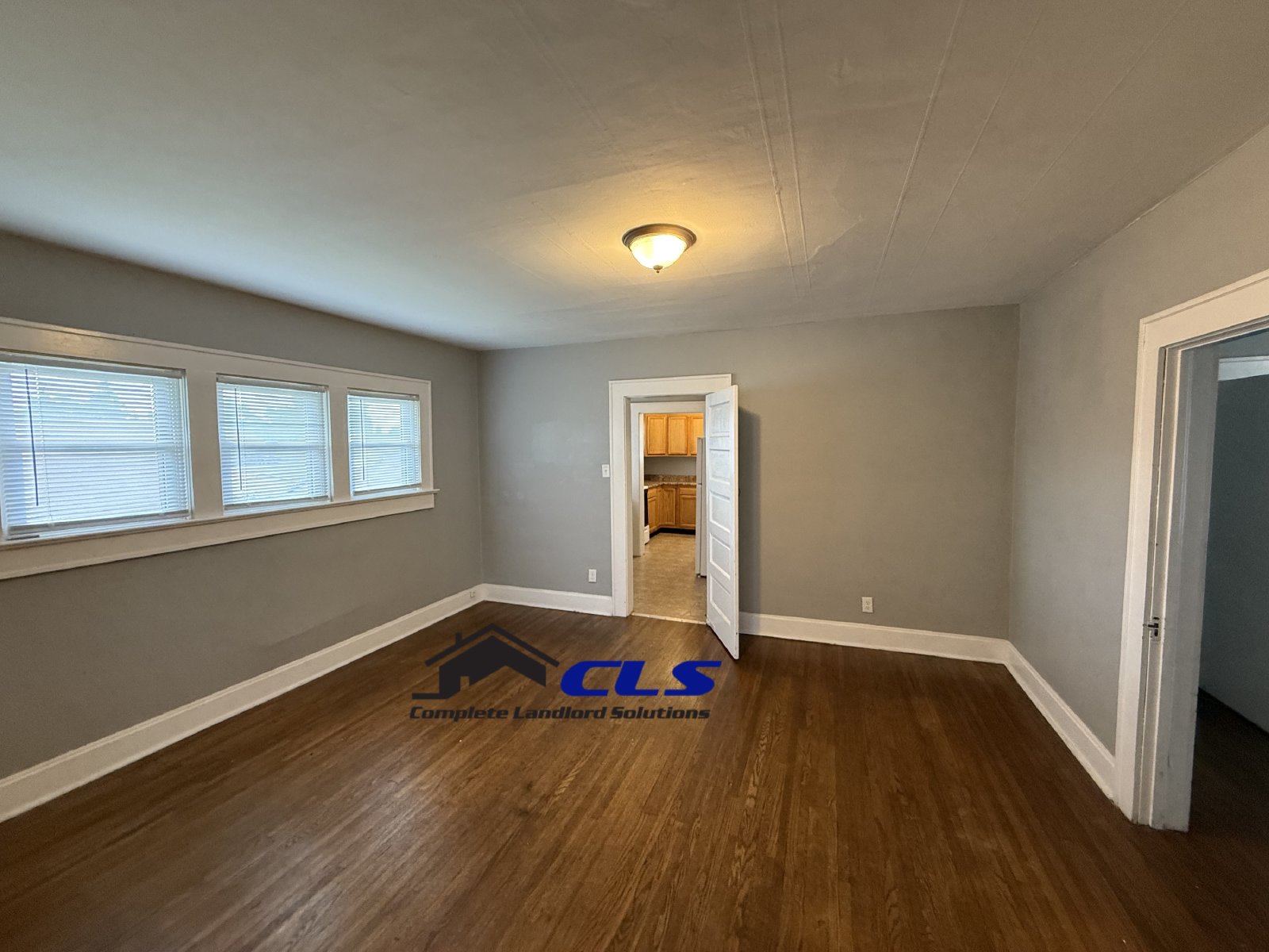 832 S 17th - 1 property image