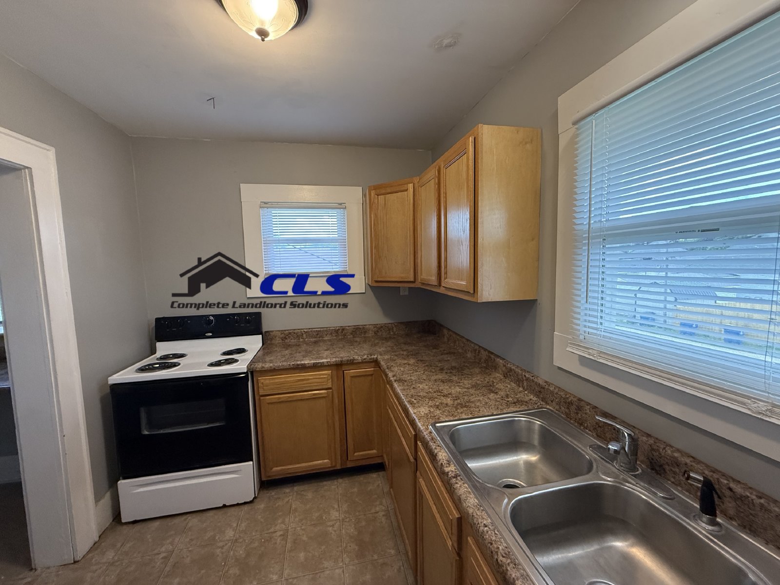 832 S 17th - 1 property image