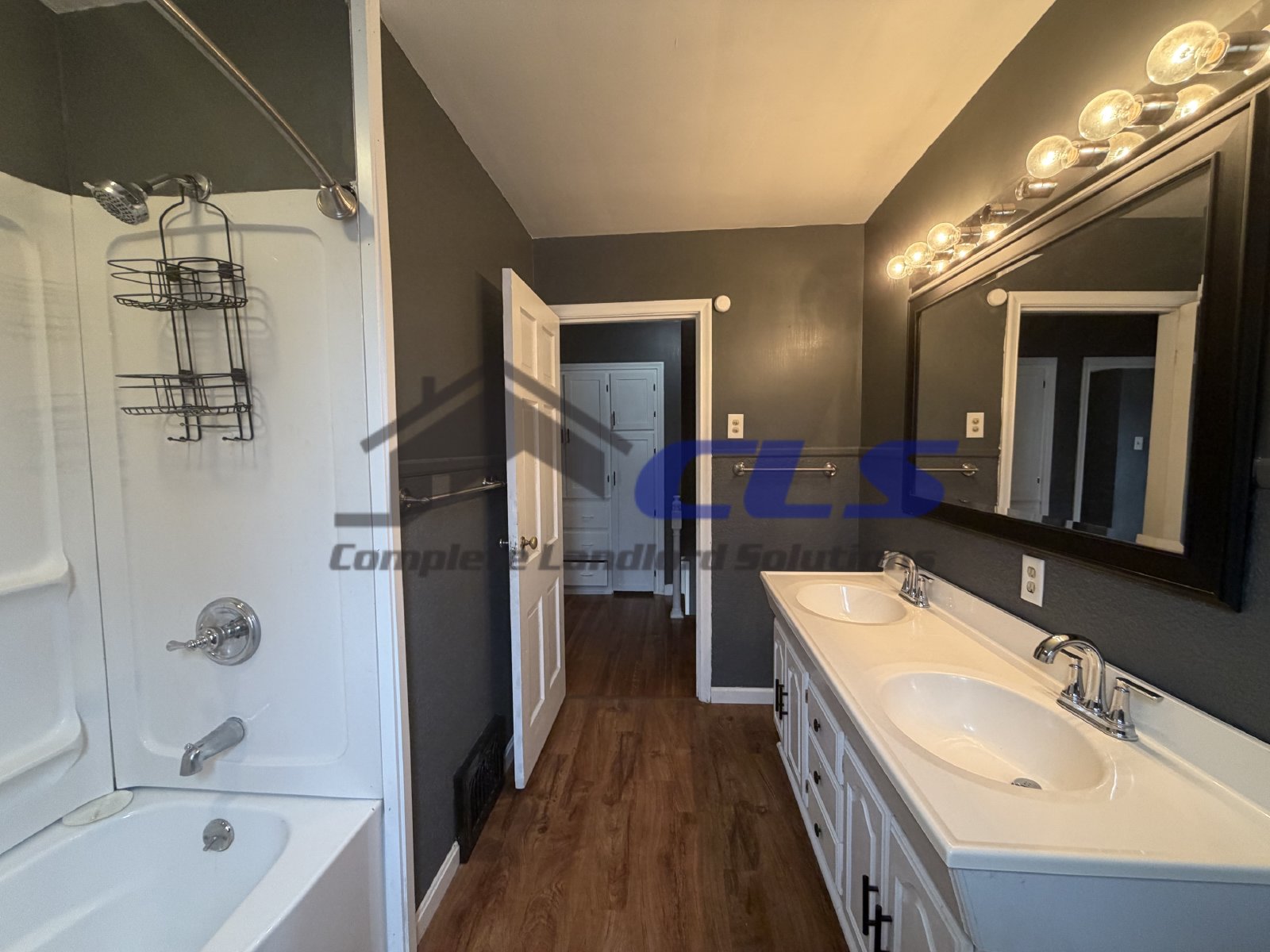 2116 Poplar Street - 1 property image